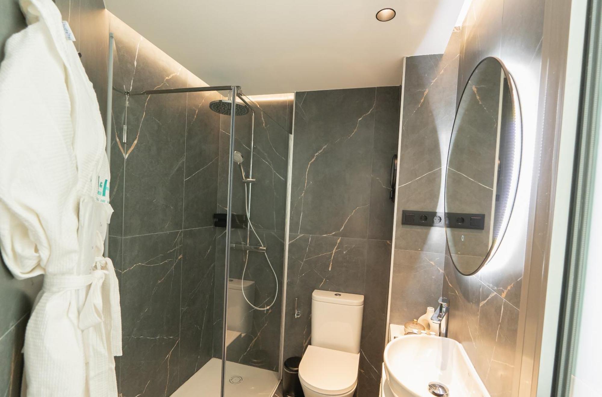 L&H Callao Selection Adults Only Мадрид Номер фото
